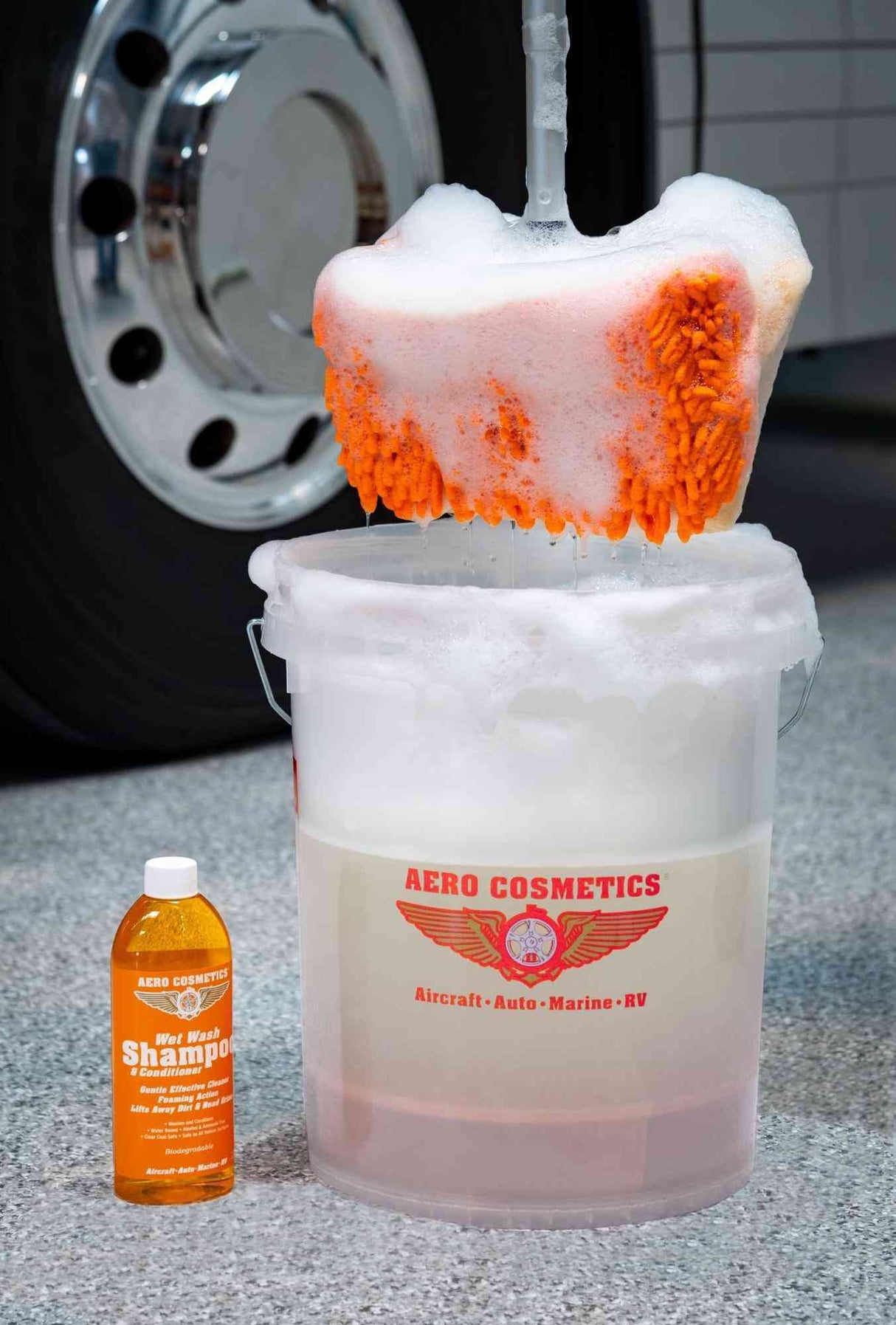 Waterless aircraft, rv, boat, carwash sponge with foam for RV cleaning